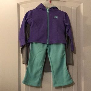 18 month Skechers 3 piece active set NWT